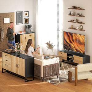 Comment associer bois clair et mobilier noir ?