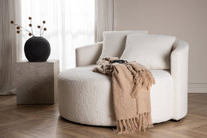 Canapé KELSO teddy blanc, assise arrondie vue en situation