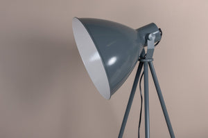 Lampadaire Tiv bleu en situation dans un intérieur