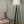 Lampadaire Kona bois et abat-jour effet lin en situation dans un intérieur