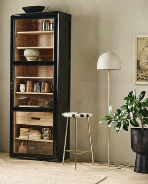Lampadaire GLOW beige en situation