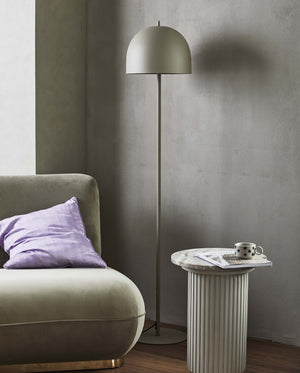 Lampadaire GLOW beige en situation