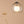 Luminaire en verre transparent mis en scène dans un intérieur