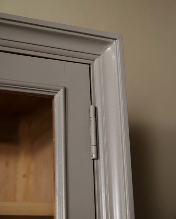 Vitrine VIVA 210 cm – Grise, 2 portes vitrées, tablettes réglables