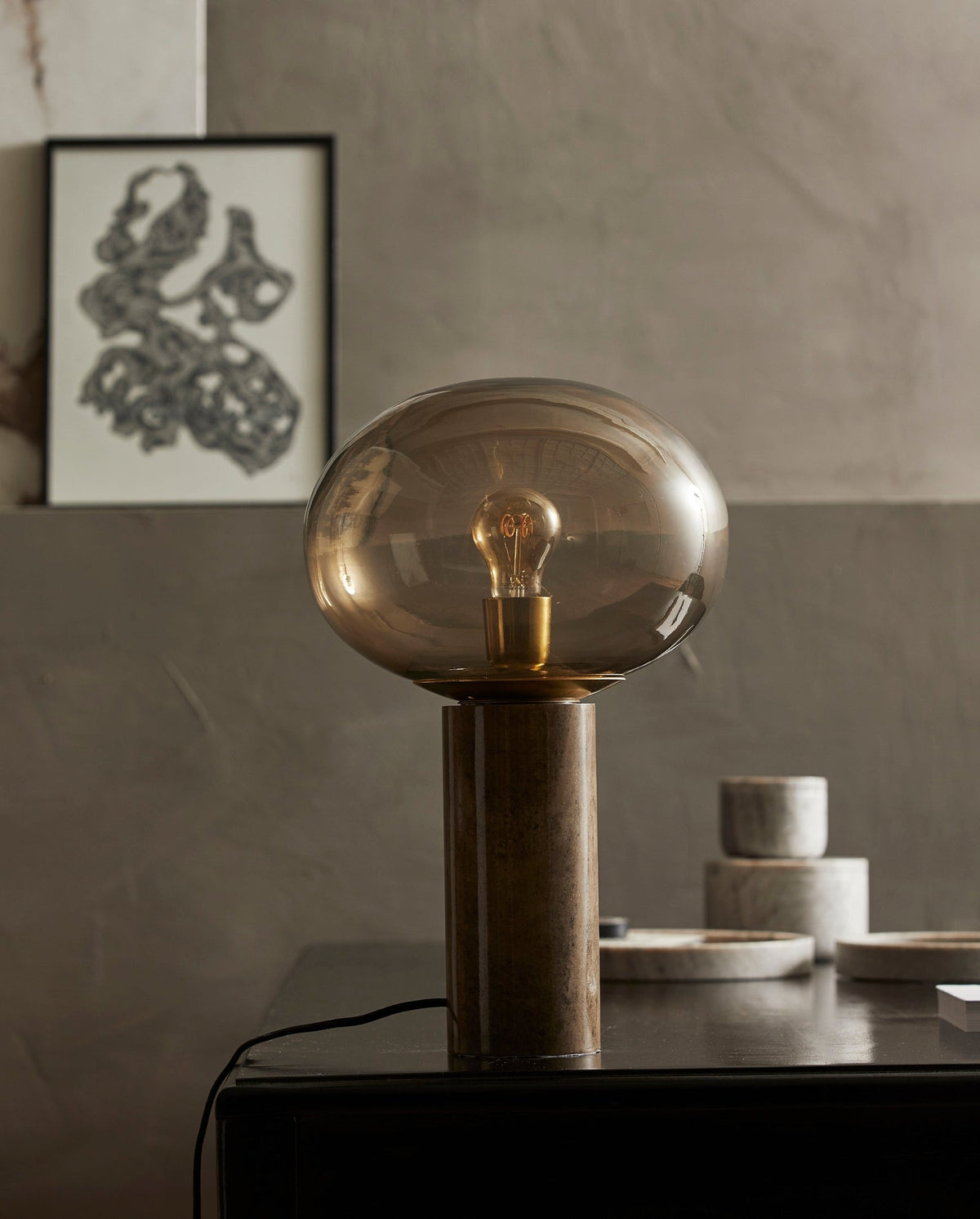 Une lumière minérale et feutrée