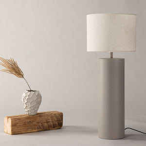 Lampadaire UMEÅ – une élégance douce pour une ambiance chaleureuse. - Lampadaire
