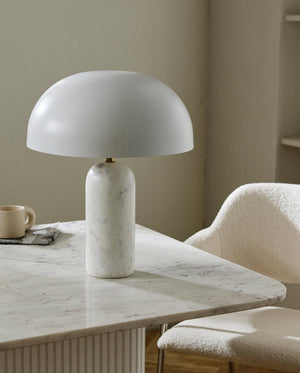 Lampe de table en marbre et laiton en ambiance déco