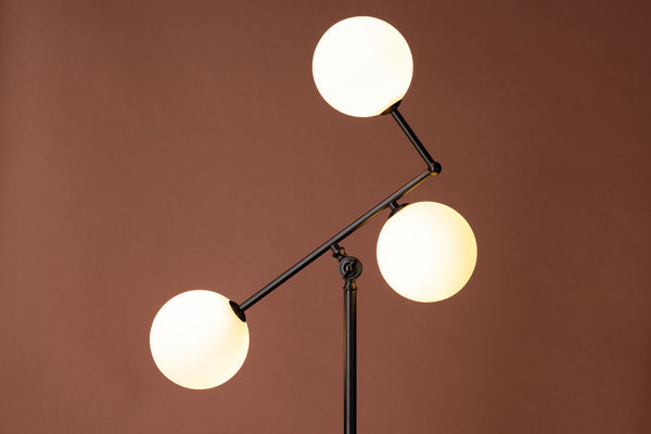 Lampadaire Marsan – 3 globes verre blanc design nordique