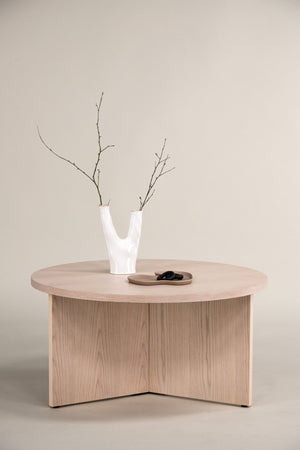 Table basse ronde Saltö 65 cm en ambiance