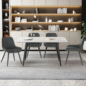 Chaises Velvet en velours gris foncé autour d'une table de salle à manger