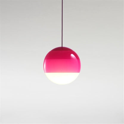 Suspension Designer Dipping, la lampe suspendue LED en verre coloré inspirée de l'art créatif des ballons