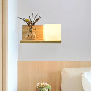 Applique Murale Scandinave en Bois avec Cube LED et Étagère - applique murale