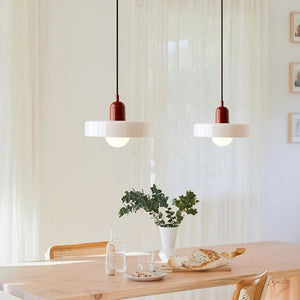 Suspension LED Scandi orb blanche et pavillon rouge