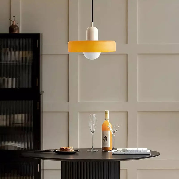 Suspension LED Scandi orange avec pavillon blanc