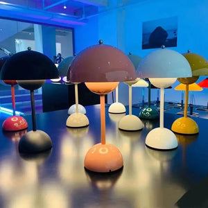Lampe Flowerpot des coloris différents allumés à vous de régler l'intensité