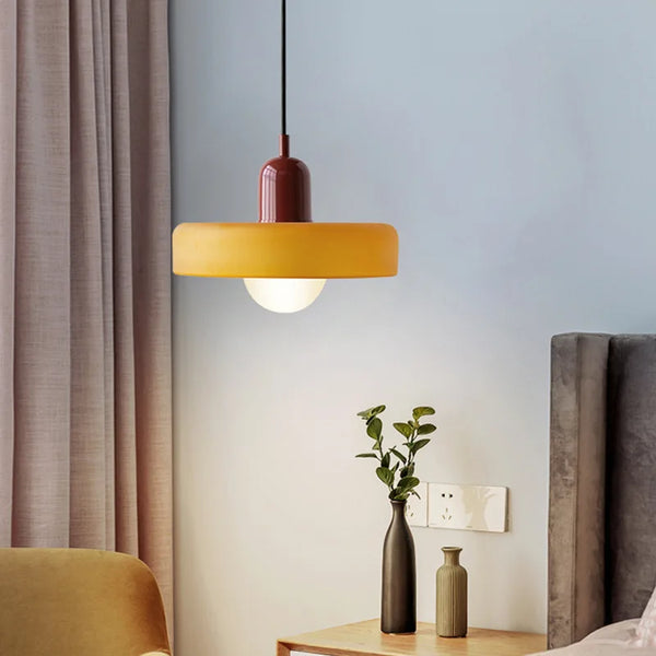 Suspension LED Scandi orange avec pavillon rouge