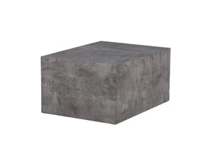 Table basse York gris foncé utilisée comme table basse devant un canapé