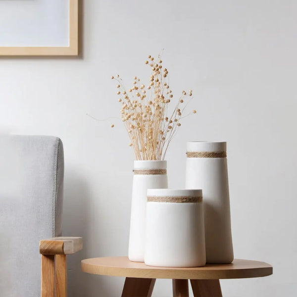 Vase en céramique blanche avec corde de chanvre BB'art meuble & déco