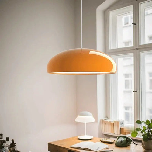 Suspension nordique rétro – luminaire coloré au design vintage
